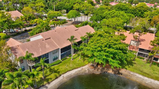 5801 Coach House Circle E, Boca Raton, FL 33486