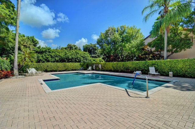 5801 Coach House Circle E, Boca Raton, FL 33486