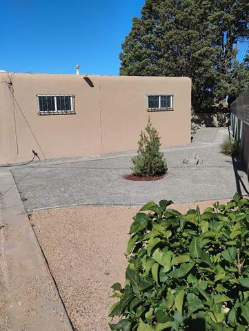 10416 Stovall Court NE, Albuquerque, NM 87112