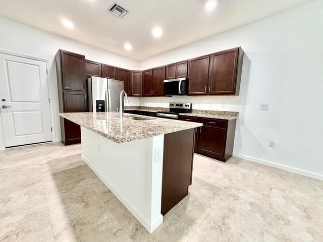 4093 South Longwood Lake Square, Westlake, FL 33470