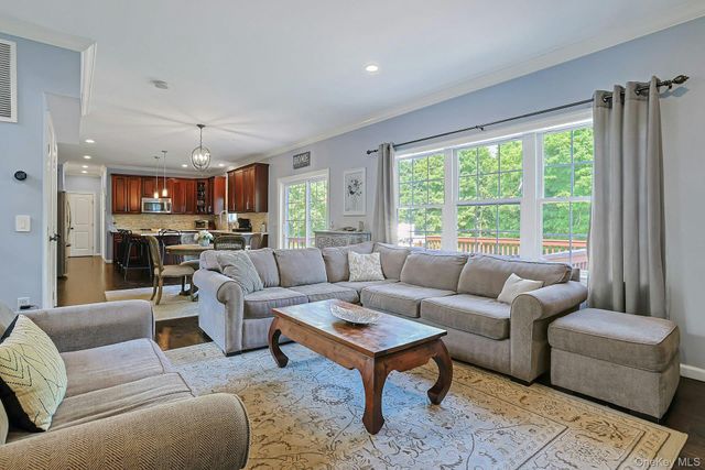 288 Lafayette Avenue, Cortlandt Manor, NY 10567