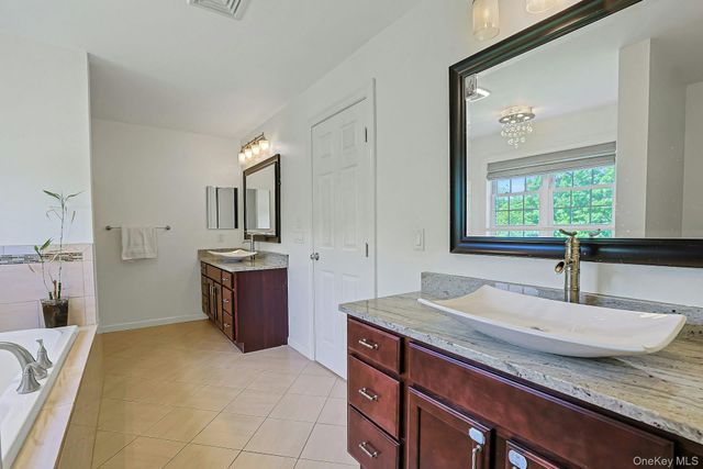 288 Lafayette Avenue, Cortlandt Manor, NY 10567