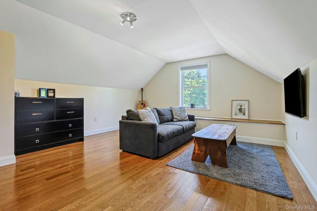 288 Lafayette Avenue, Cortlandt Manor, NY 10567