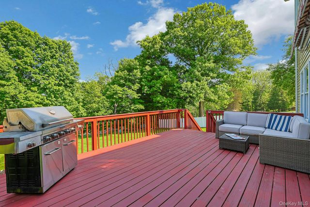 288 Lafayette Avenue, Cortlandt Manor, NY 10567