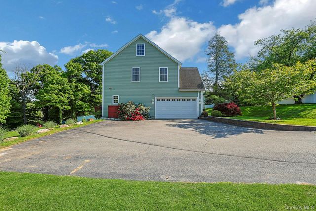 288 Lafayette Avenue, Cortlandt Manor, NY 10567
