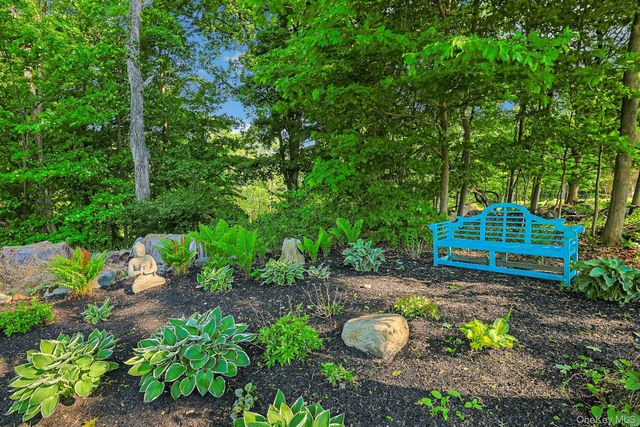 288 Lafayette Avenue, Cortlandt Manor, NY 10567