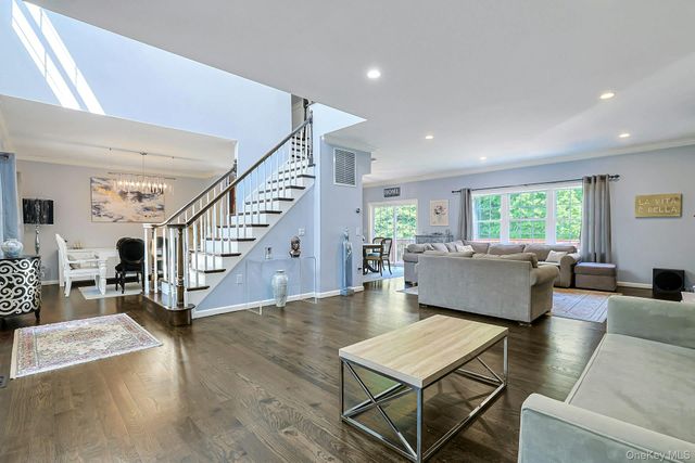 288 Lafayette Avenue, Cortlandt Manor, NY 10567