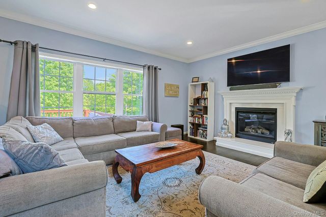 288 Lafayette Avenue, Cortlandt Manor, NY 10567