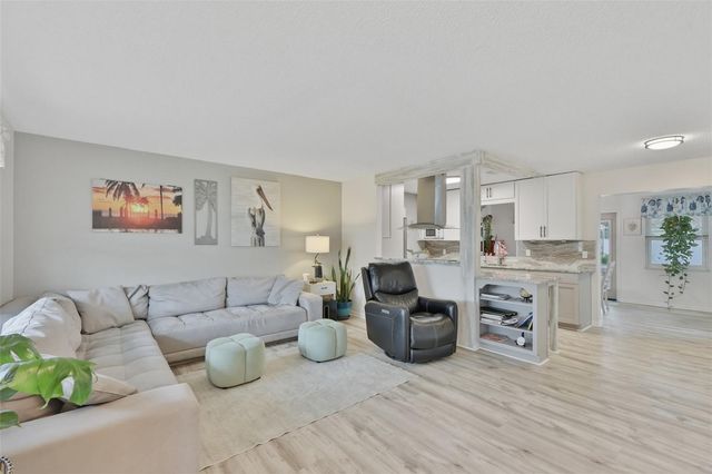 1739 COCO PALM CIRCLE, Sun City Center, FL 33573
