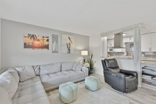 1739 COCO PALM CIRCLE, Sun City Center, FL 33573