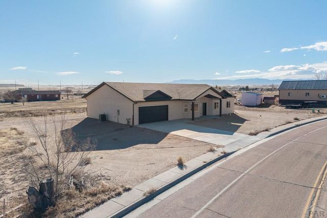 576 E Earl Dr, Pueblo West, CO 81007