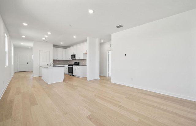 304 Kapok ST, Buda, TX 78610