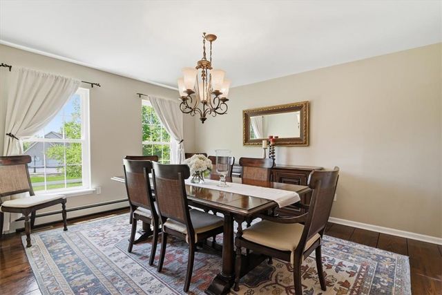 569 Deerfield Dr, Upper Nazareth Twp, PA 18064