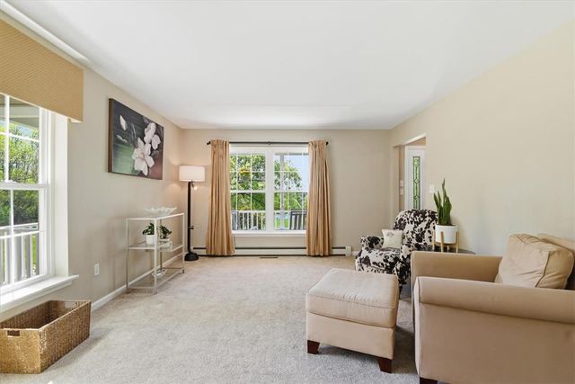 569 Deerfield Dr, Upper Nazareth Twp, PA 18064