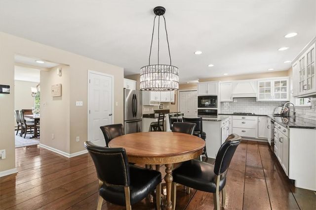 569 Deerfield Dr, Upper Nazareth Twp, PA 18064