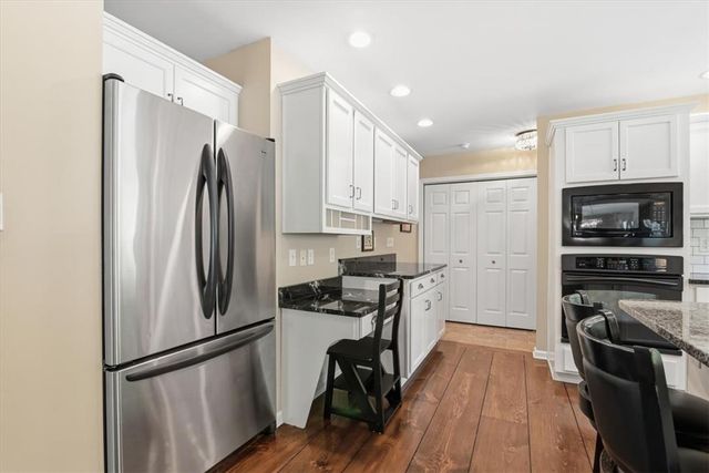 569 Deerfield Dr, Upper Nazareth Twp, PA 18064