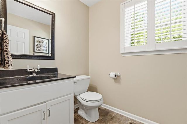 569 Deerfield Dr, Upper Nazareth Twp, PA 18064
