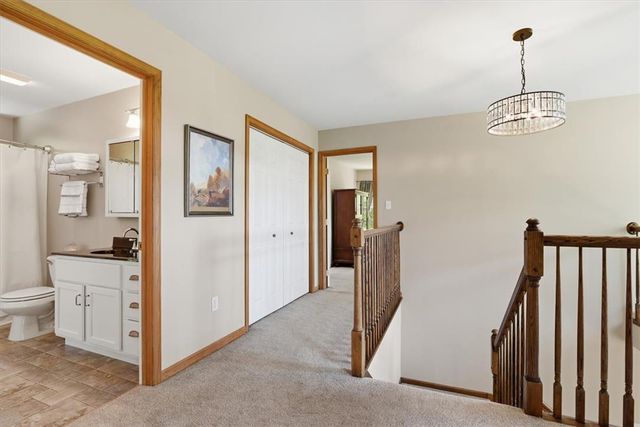 569 Deerfield Dr, Upper Nazareth Twp, PA 18064