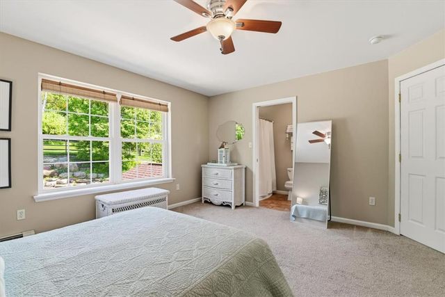 569 Deerfield Dr, Upper Nazareth Twp, PA 18064