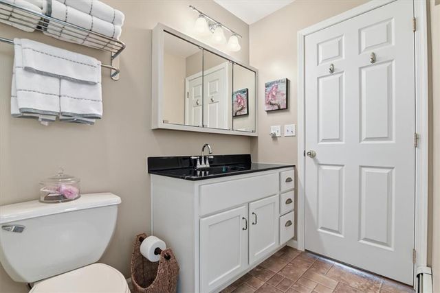 569 Deerfield Dr, Upper Nazareth Twp, PA 18064