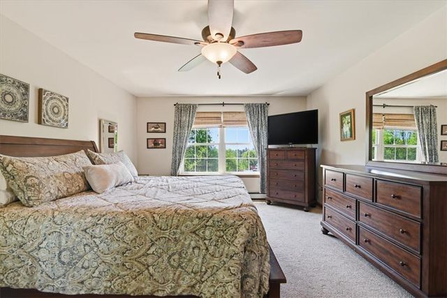 569 Deerfield Dr, Upper Nazareth Twp, PA 18064