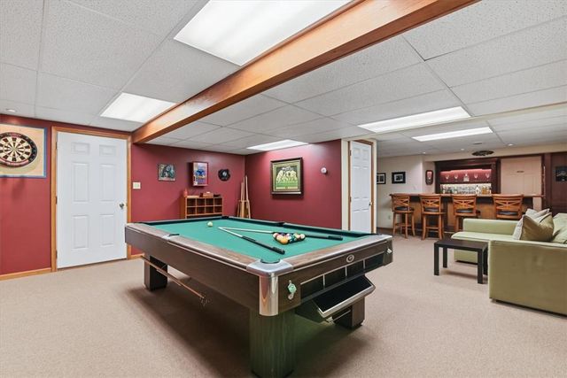 569 Deerfield Dr, Upper Nazareth Twp, PA 18064