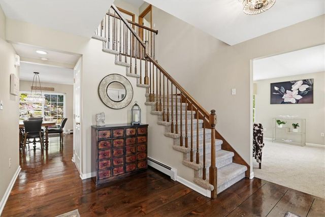 569 Deerfield Dr, Upper Nazareth Twp, PA 18064