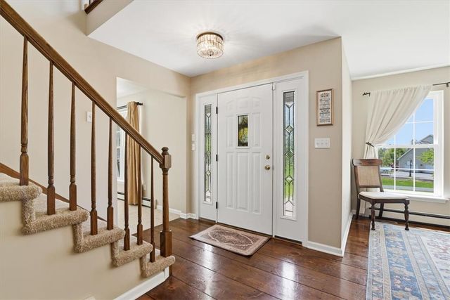 569 Deerfield Dr, Upper Nazareth Twp, PA 18064