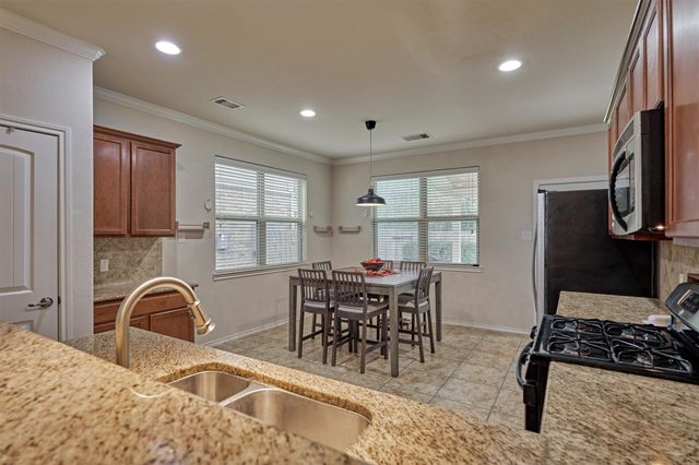 1726 Thornhollow Drive, Houston, TX 77014