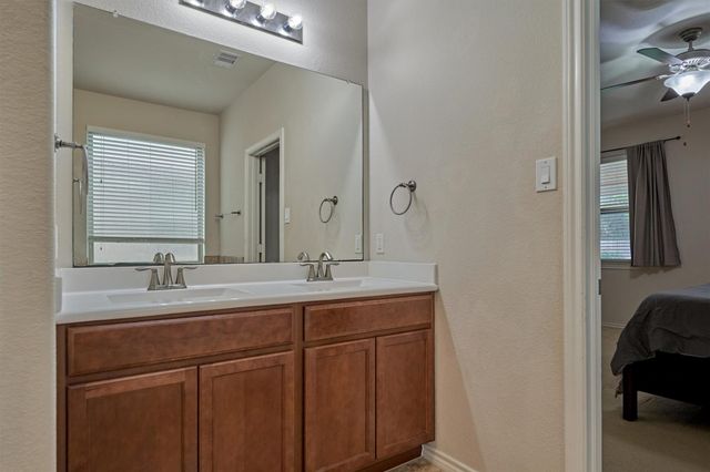 1726 Thornhollow Drive, Houston, TX 77014