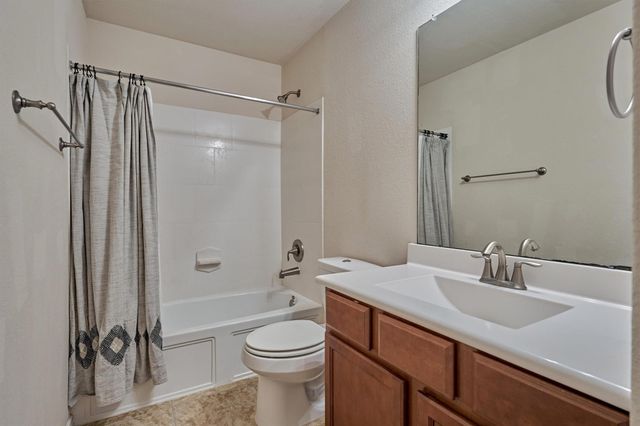 1726 Thornhollow Drive, Houston, TX 77014