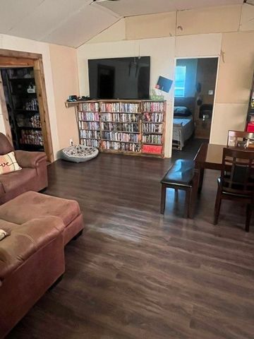 10755 Lakeside Drive, Kemp, TX 75143