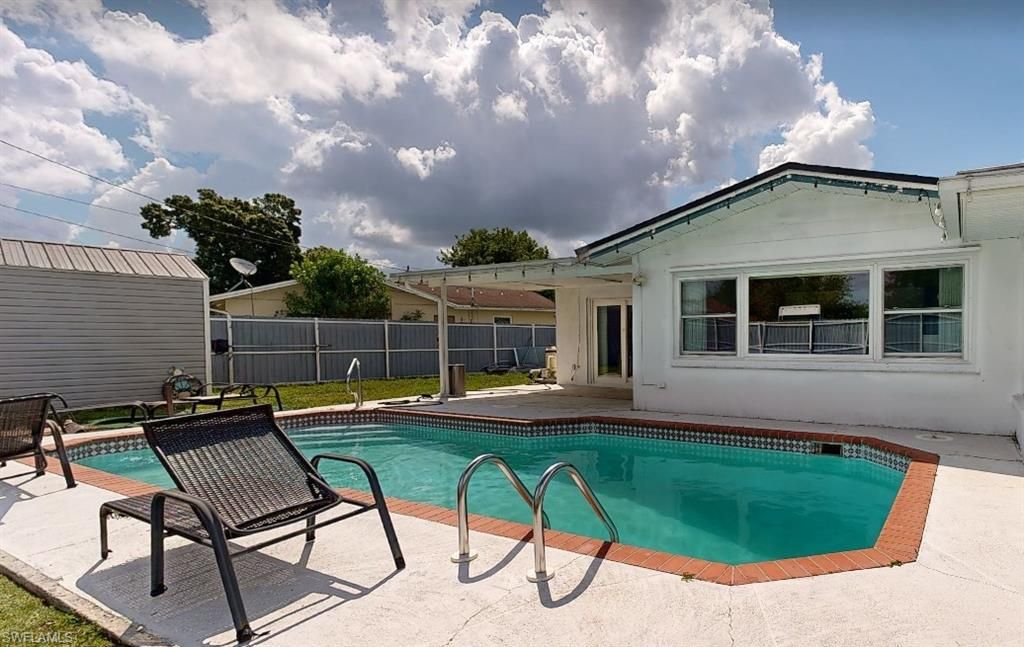 129 E Lake DR, LEHIGH ACRES, FL 33936 — photo 2