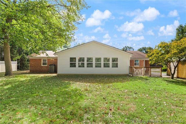 1529 Nole Drive, Jeffersonville, IN 47130