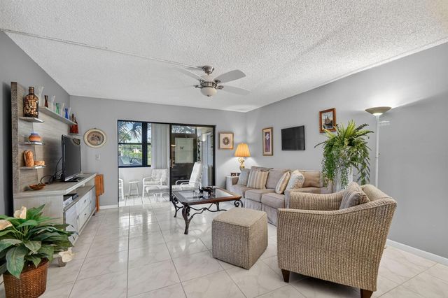 145 Lake Nancy Lane 128, West Palm Beach, FL 33411