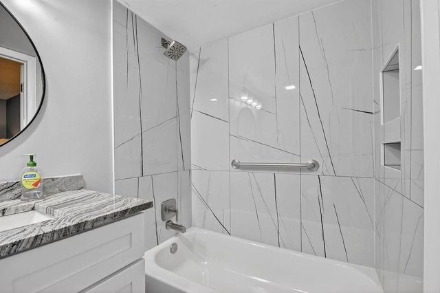145 Lake Nancy Lane 128, West Palm Beach, FL 33411