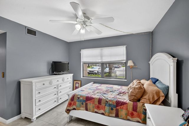 145 Lake Nancy Lane 128, West Palm Beach, FL 33411