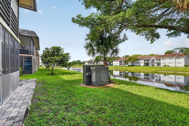 145 Lake Nancy Lane 128, West Palm Beach, FL 33411
