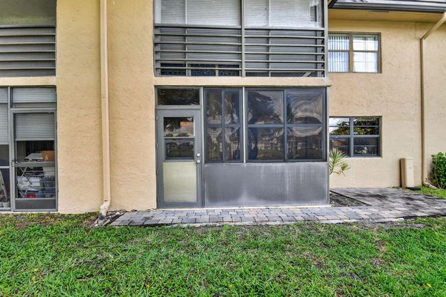 145 Lake Nancy Lane 128, West Palm Beach, FL 33411