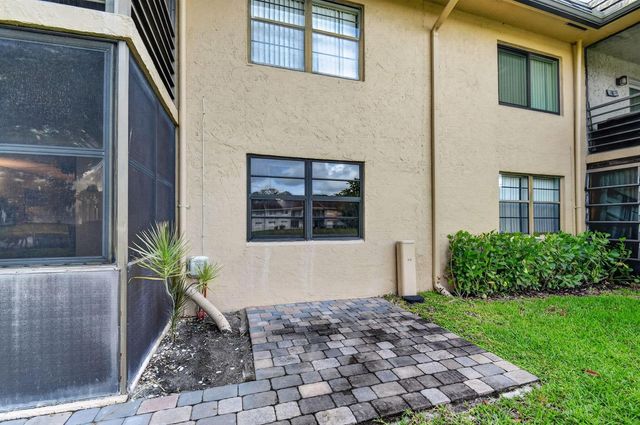 145 Lake Nancy Lane 128, West Palm Beach, FL 33411