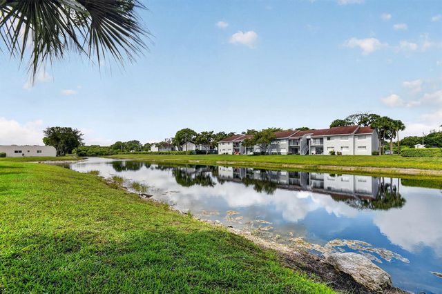 145 Lake Nancy Lane 128, West Palm Beach, FL 33411