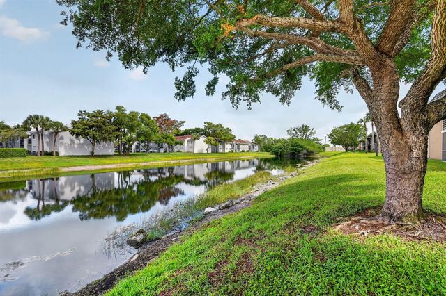 145 Lake Nancy Lane 128, West Palm Beach, FL 33411