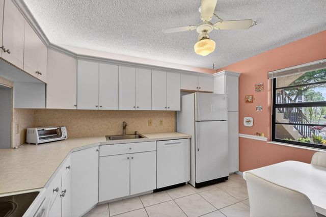 145 Lake Nancy Lane 128, West Palm Beach, FL 33411