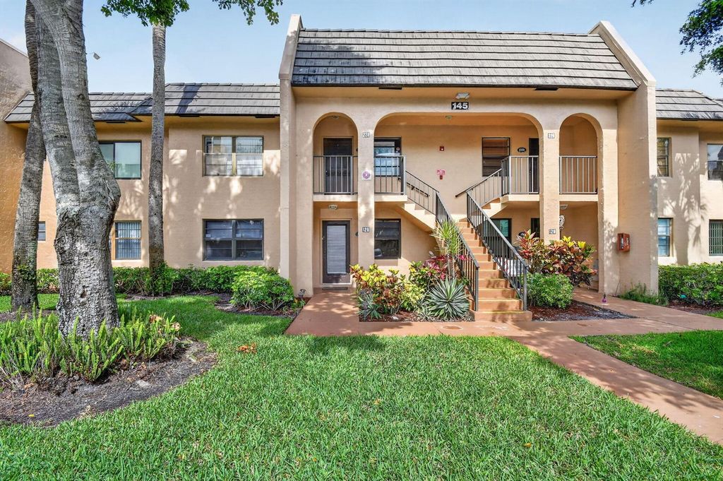 145 Lake Nancy Lane 128, West Palm Beach, FL 33411