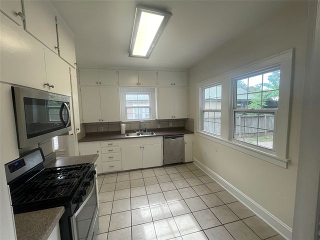 242 Preston Avenue, Shreveport, LA 71105