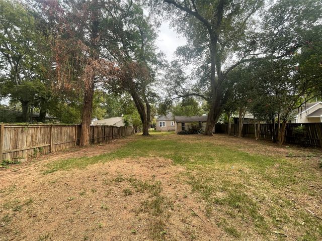 242 Preston Avenue, Shreveport, LA 71105