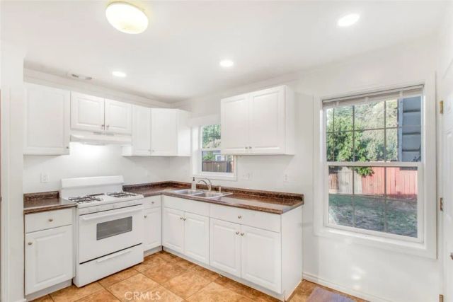 136 Village Road, Modesto, CA 95354