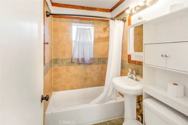 136 Village Road, Modesto, CA 95354