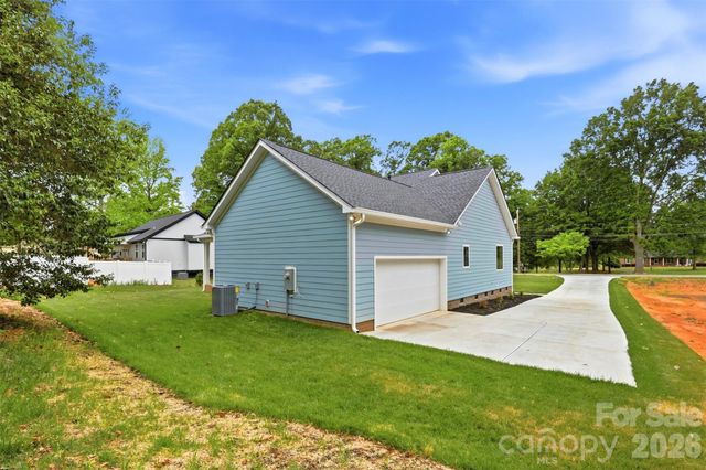 1860 Twin Lakes Road, Rock Hill, SC 29732