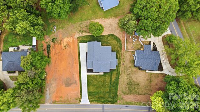 1860 Twin Lakes Road, Rock Hill, SC 29732